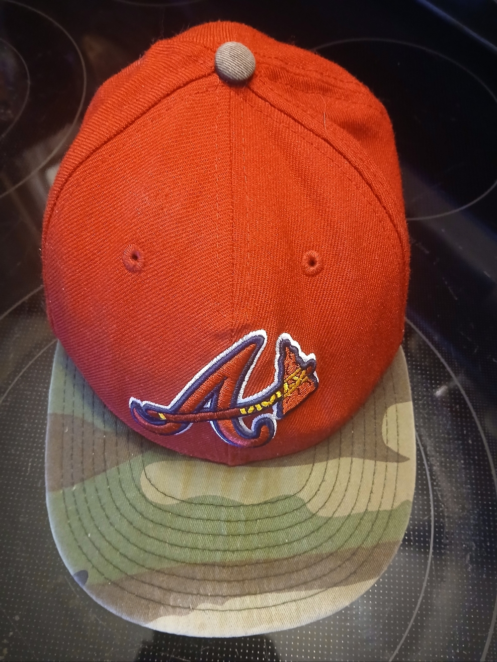 New ERA 59 FIFTY ATL BRAVES RED Baseball Cap with Camo Brim  SIZE 7.25 FF#365